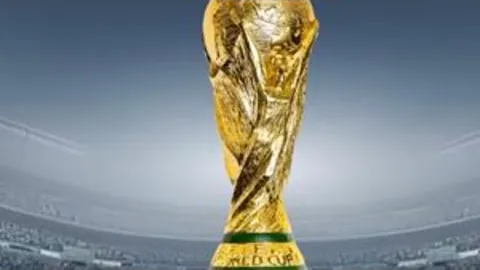 英超战报：利物浦3-0胜曼联，迪亚斯双响萨拉赫助力